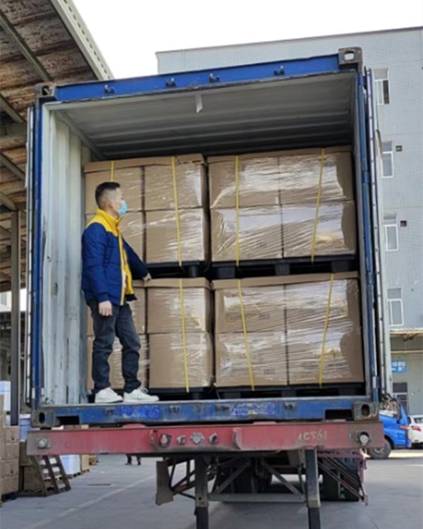 loading cargo loading cargo